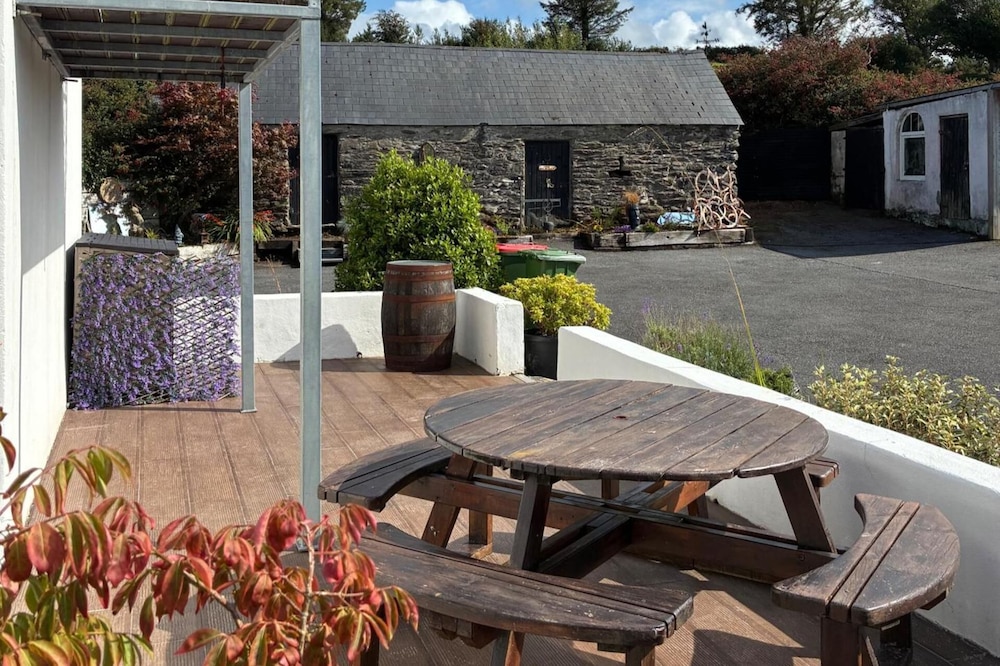 Family-pet Friendly-sleeps 10-hot Tub-sauna