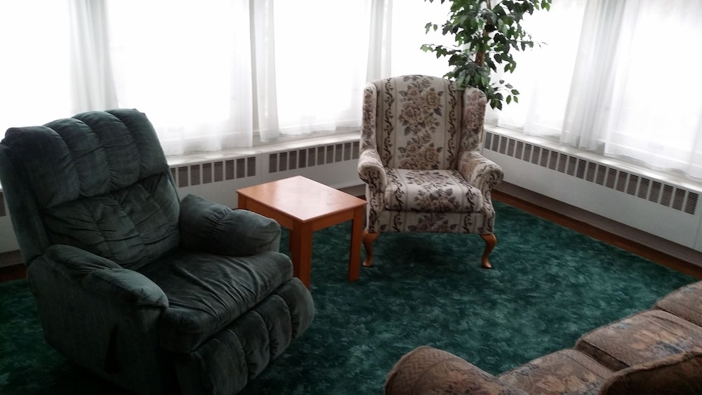 Chestnut Charm Bed & Breakfast