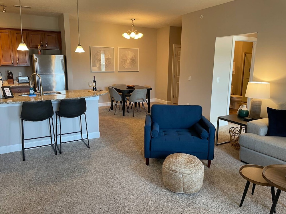 2BR Water Views W D Walkable Pool Gym