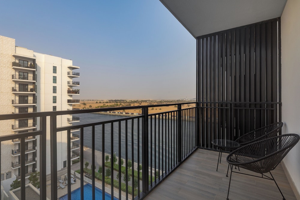 Maison Privee - Modern Hideaway w/ Canal Views on Yas Island
