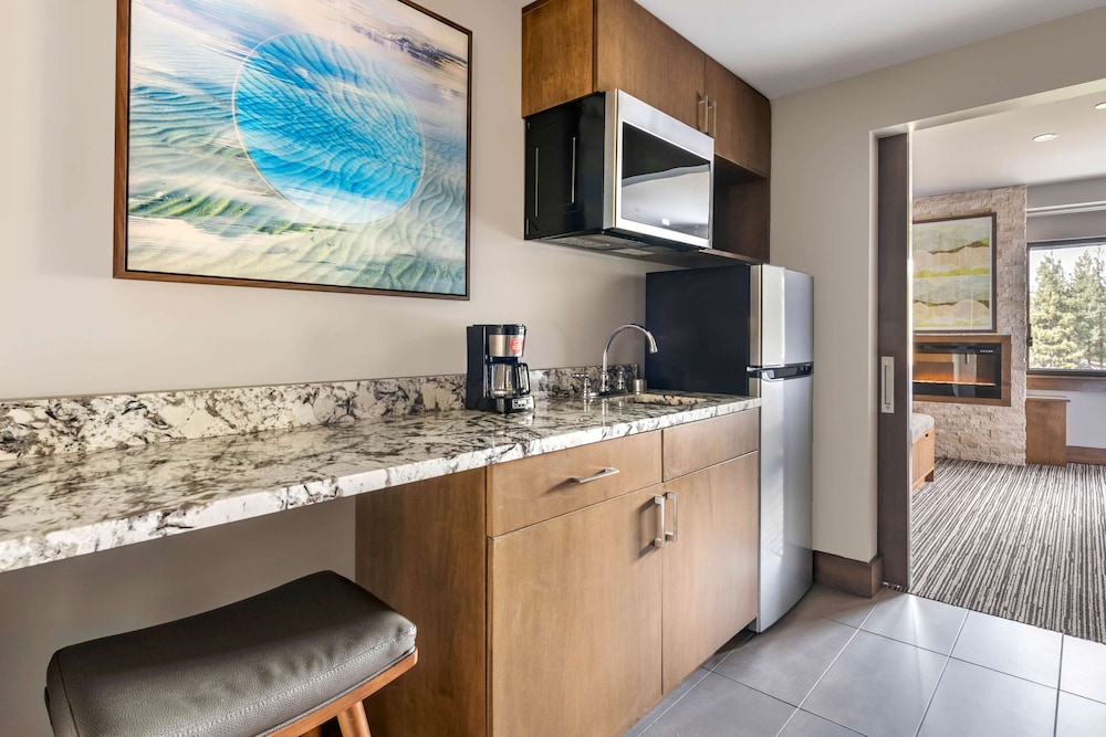 San Francisco Vacations - Hilton Vacation Club Tahoe Seasons Lake Tahoe - Property Image 24