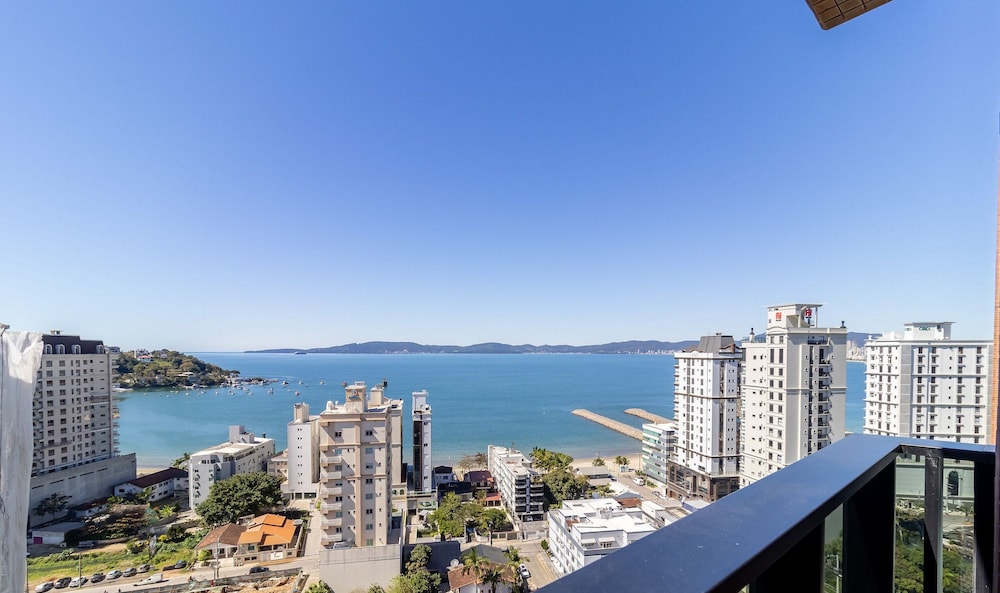 MHF II Apts Variados em Prédio com Vista para o Mar em Itapema