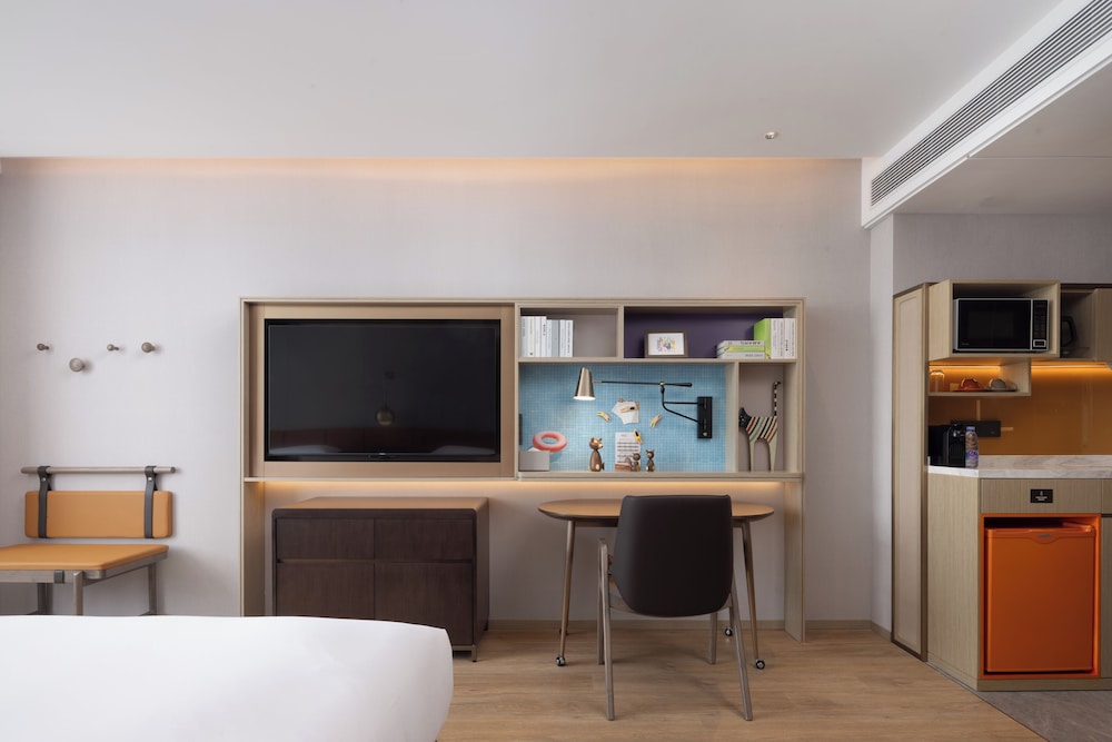 Rezen Longuu Hotel - Guangzhou Baiyun Airport Cultural Tourism City