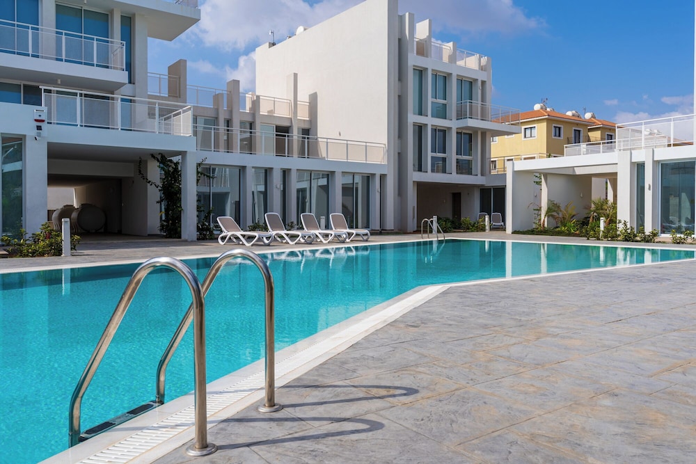 Blu Horizon - Stylish Living with Pool & Balconies in Protaras