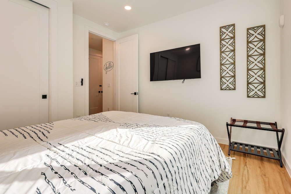 5 Mi to Dtwn: Modern Condo in New Braunfels!