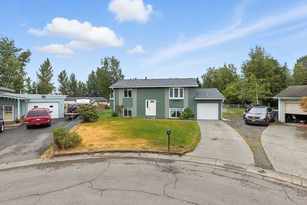 Anchorage 5br Retreat Hikes, City & Comfort 5 Bedroom Home