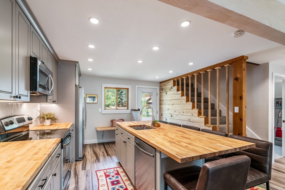Eagle Vail 4BR Townhouse on Golf Course view 3