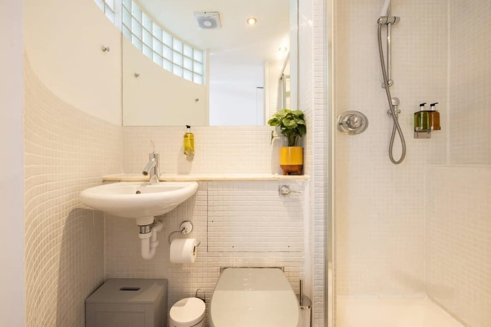 Soho Warehouse Loft With Concierge Lift