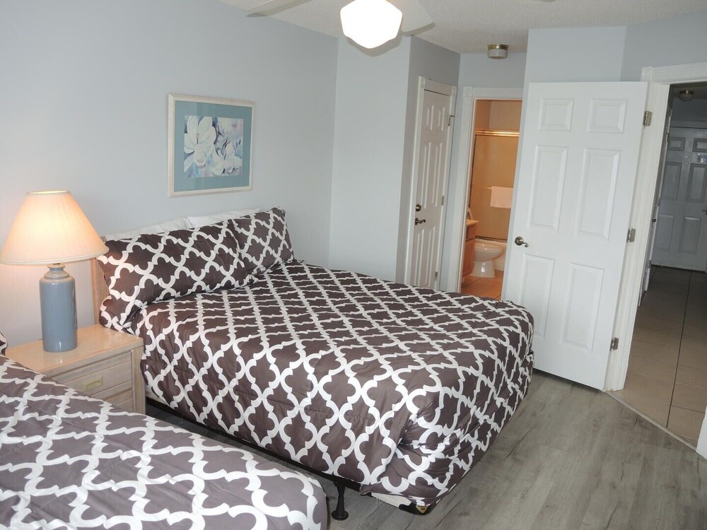 Family Friendly Golf Course View Condo 101M with Great Brunswick Plantation Resort Amenities by RedAwning view 4