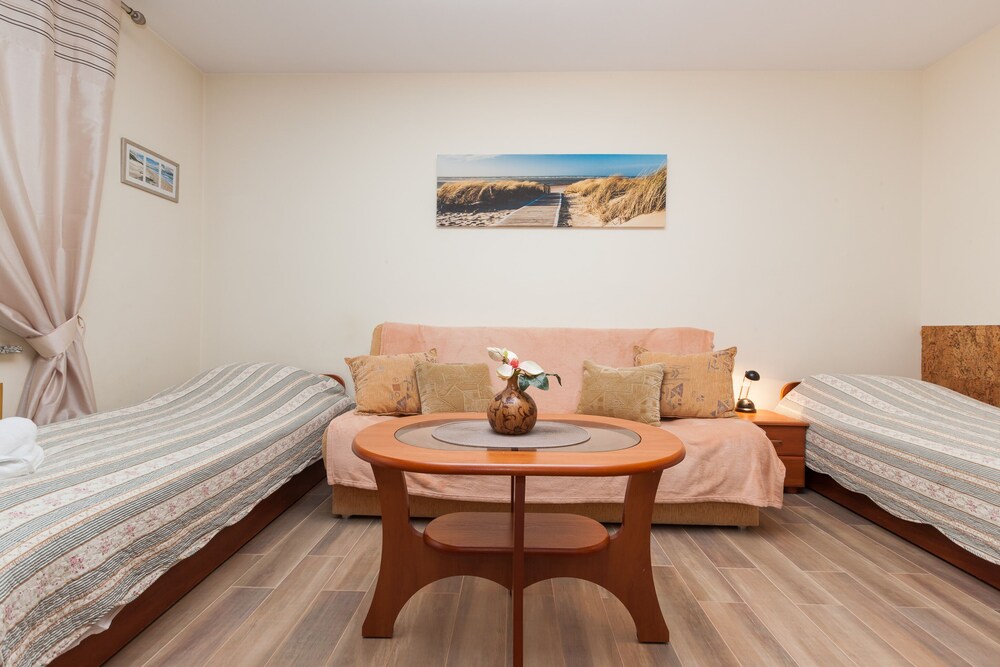 Apartments Near the Promenade by Renters view 5