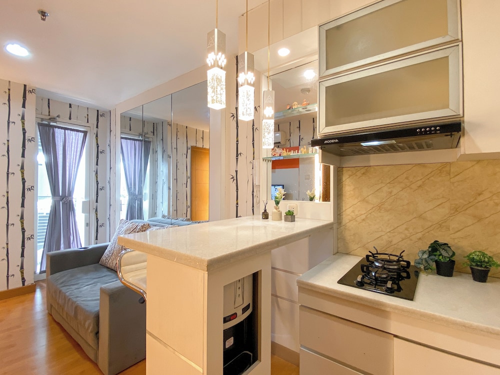 2Br Near Mall At Cinere Bellevue Suites Apartment