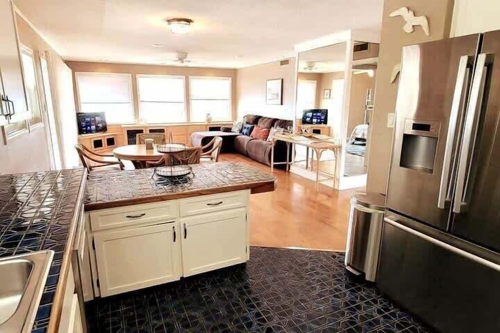 Madre Azul Bay House 3 Bedroom Home