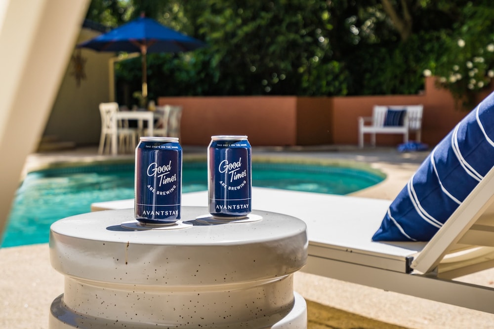 Le n by Avantstay Private Breathtaking Character Cottage w Pool Hot Tub