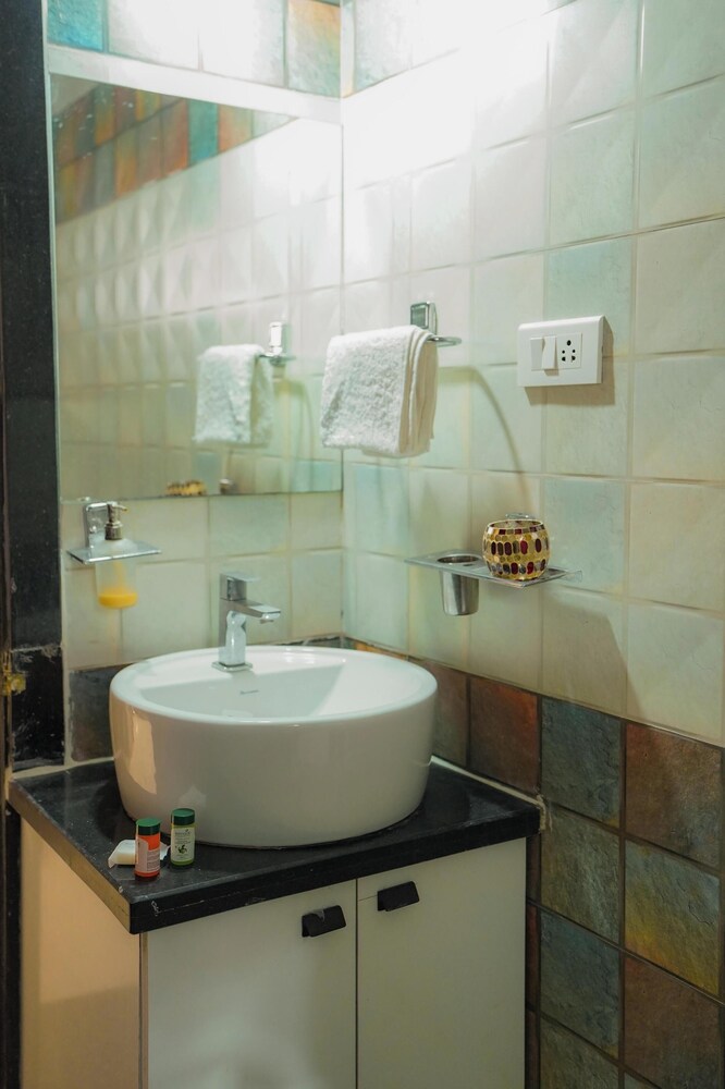 Aurelia Apartment By Red Olive 4bhk 30min Hitech