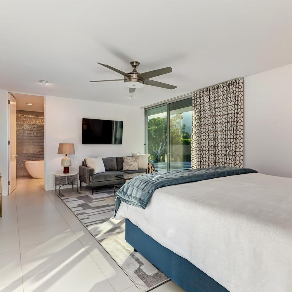 Indian Canyon Oasis in Palm Springs