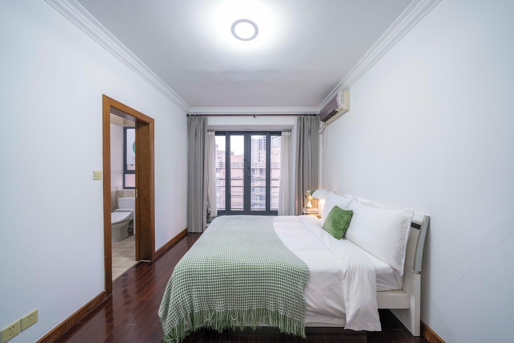 Tyms Cozy 1BR APT Gubei Carnival Court