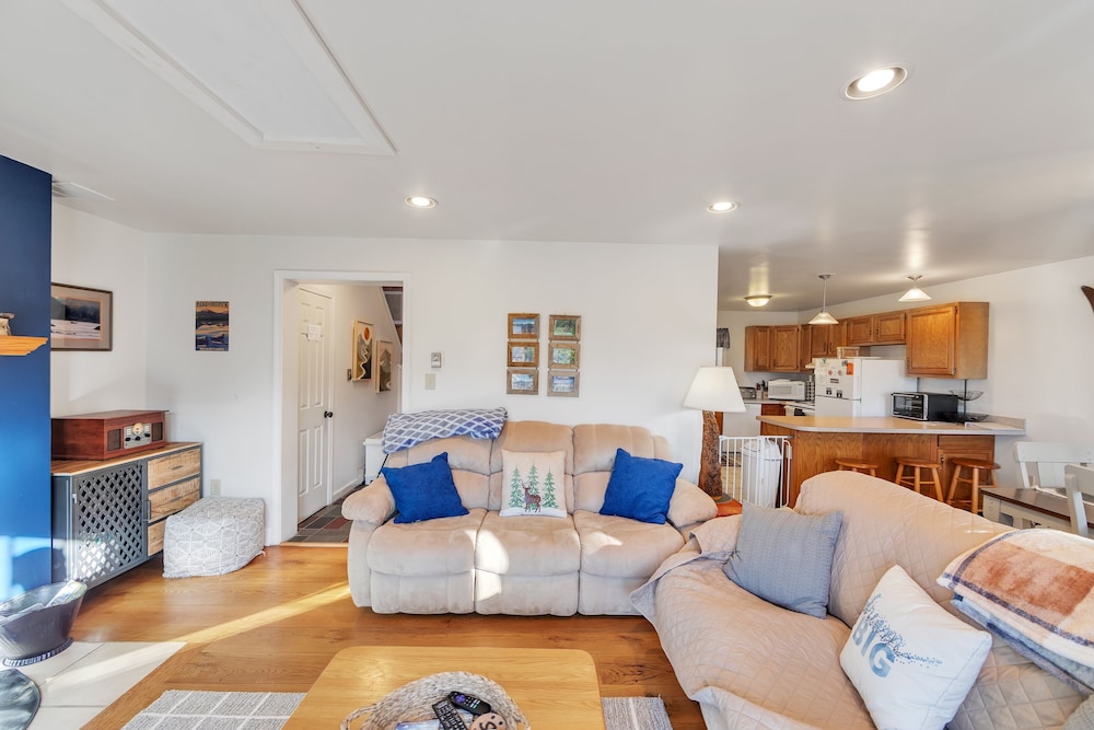 Uncas 16n - Spacious & Scenic Townhome 2 Bedroom Townhouse by The Summit at Gore Mountain