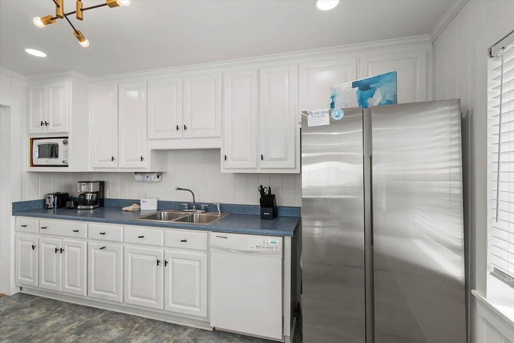 Dauphin Island Escape - 102 Ponchartrain Ct 3 Bedroom Home