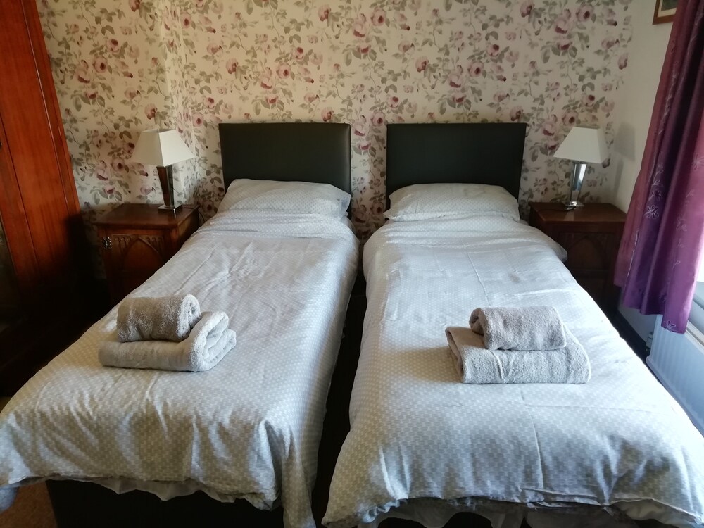 Cosy, Spacious 2-bed Cottage in Watchet, Somerset view 4