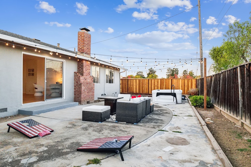 Charming Vintage Retreat In The Heart Of San Jose 3 Bedroom Home