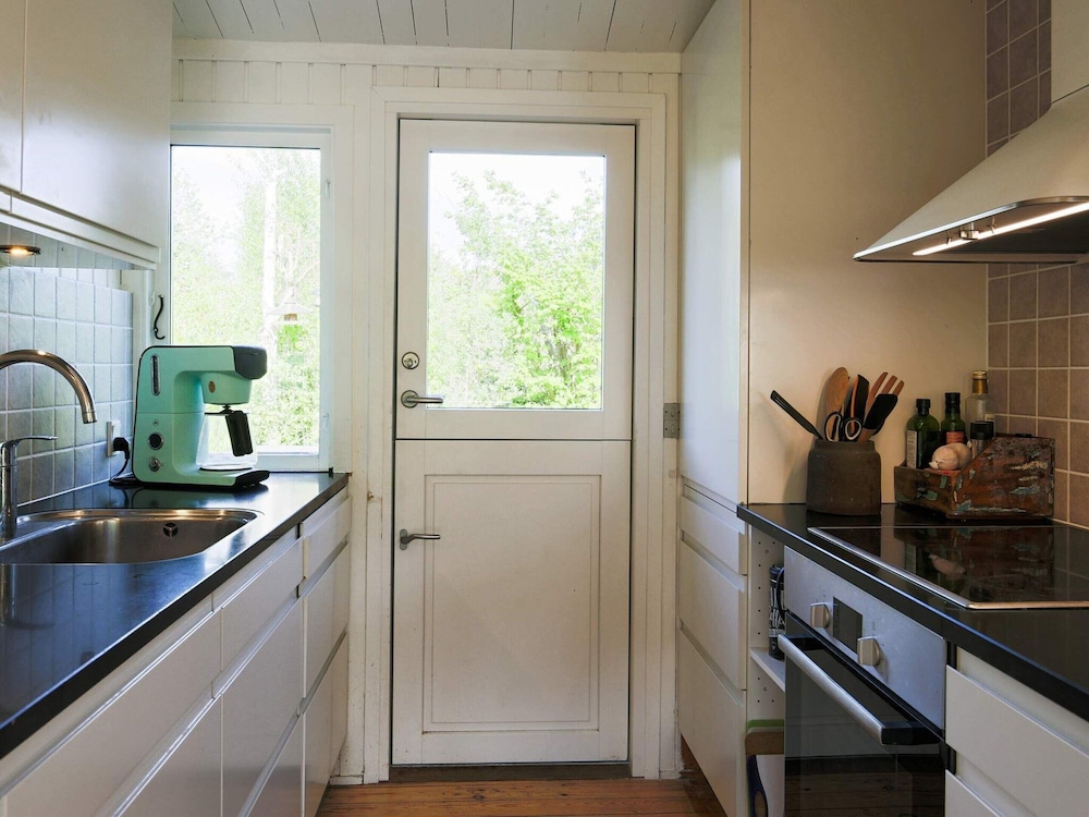 6 Person Holiday Home in Gilleleje view 5