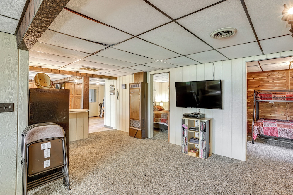 Lakefront Home w/ Deck: Central Michigan Escape!