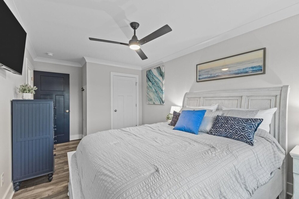 Forever Blue 6 Bedroom Home