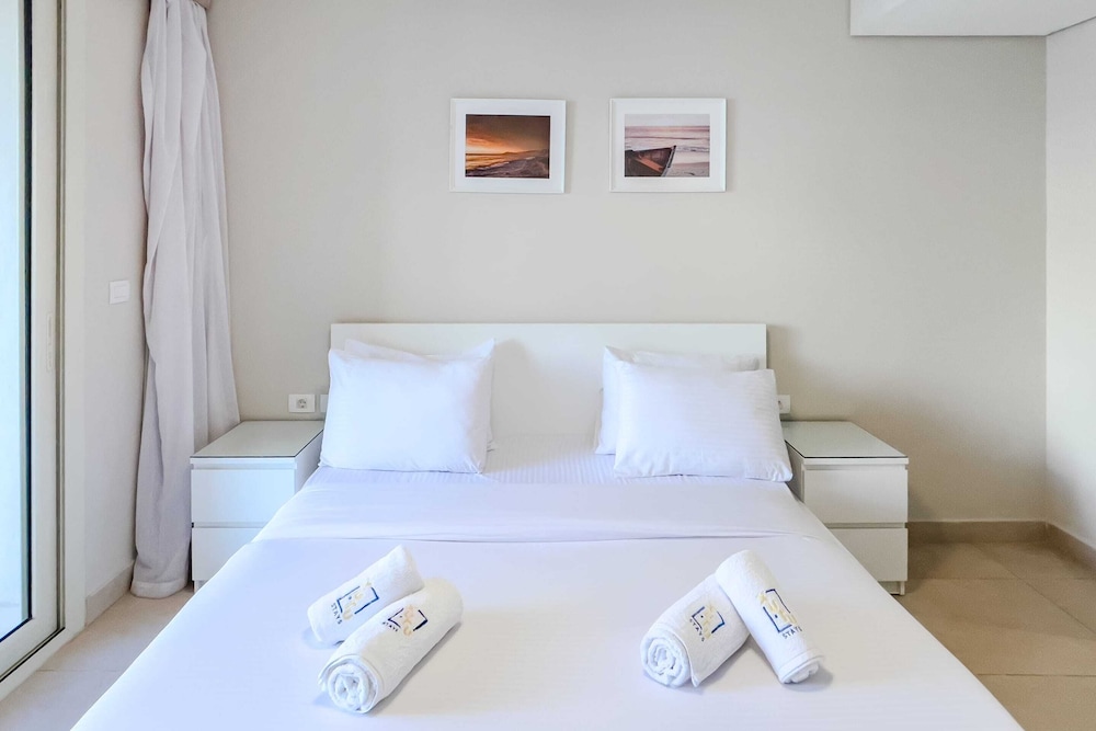 Xuru Stays I Roomy & Relaxed 1bdr @ Mangroovy Free Beach & Pool
