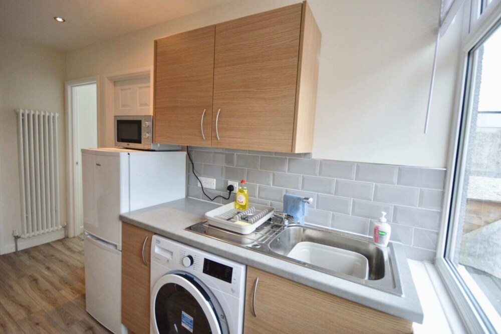 Lovely Modern Flat with Parking Near Airbus, Uwe, MOD view 3