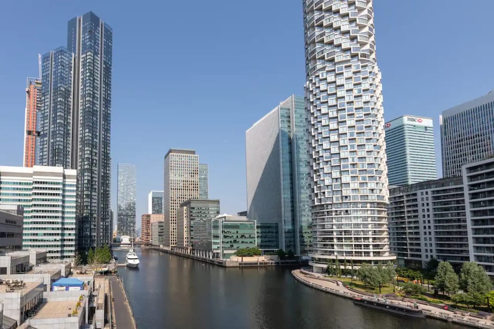 Top Floor 1BD Flat With Balcony - Isle of Dogs