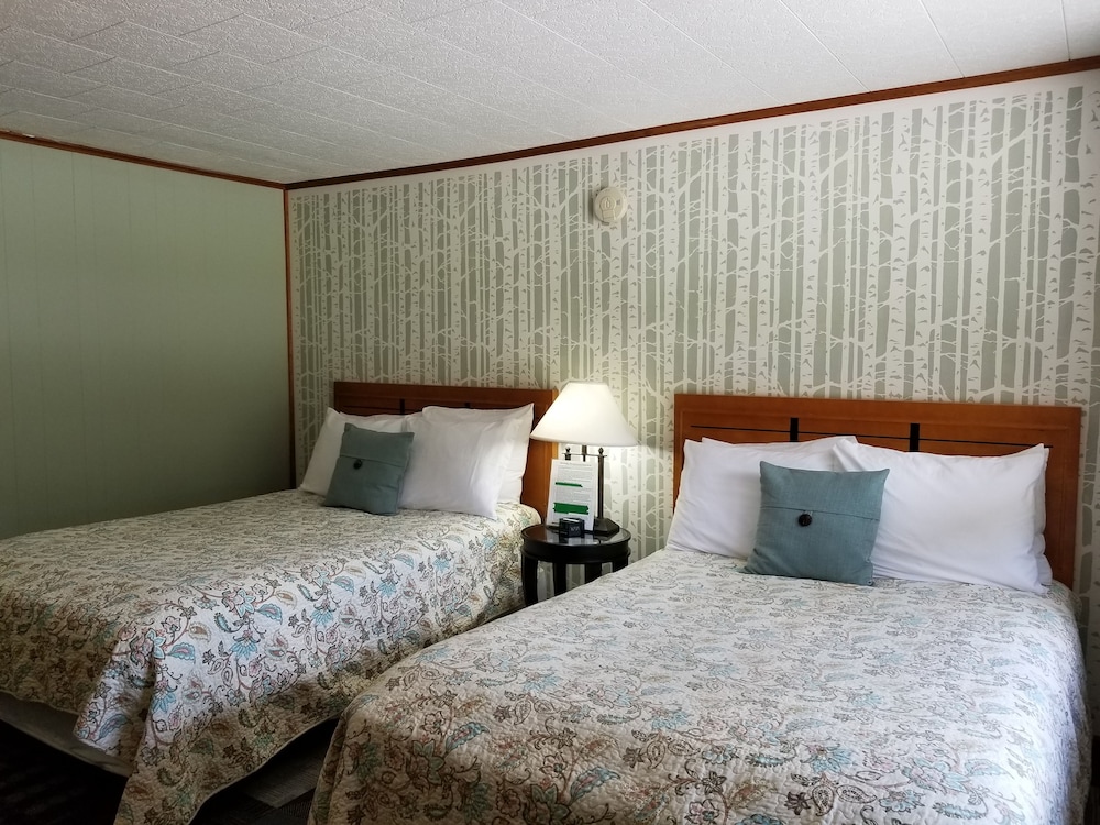 White Mountain Motel And Cottages