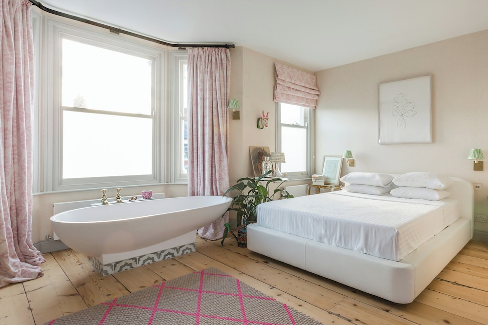 Barlby Road III by Onefinestay