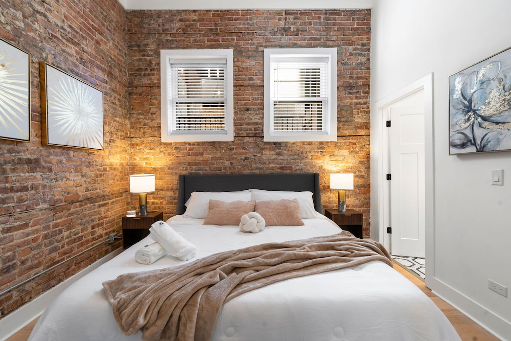 New Listing Family West Town Unit
