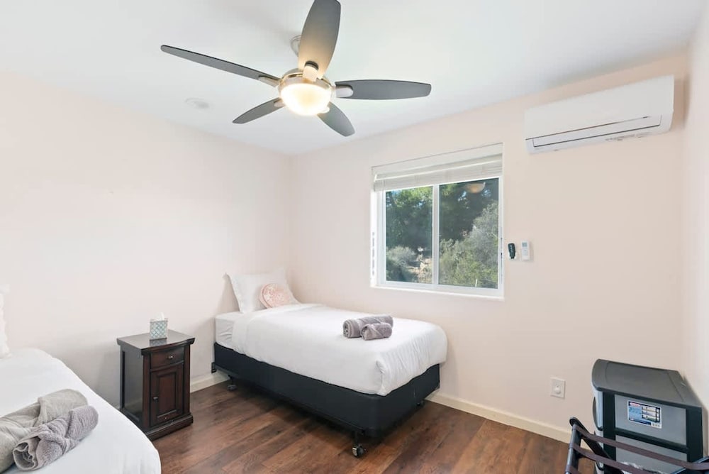 Spacious Single Level Home In Poway