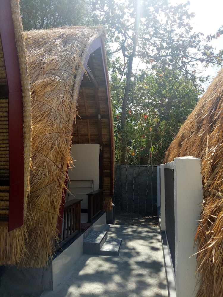 Krisna Bungalows & Restaurant