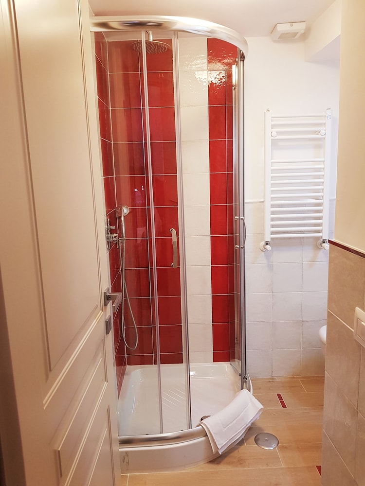 Cairoli Rooms