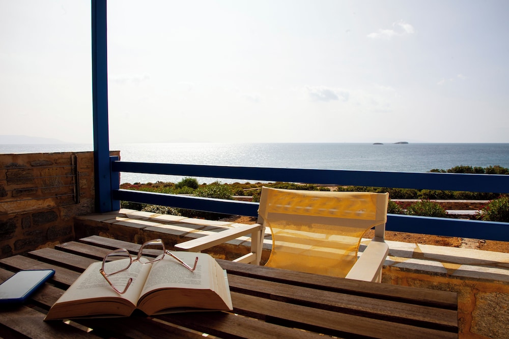 AURA PAROS