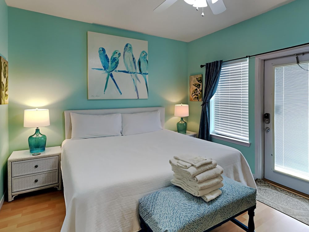 Sunset Cottages #1A by Southern Vacation Rentals view 3