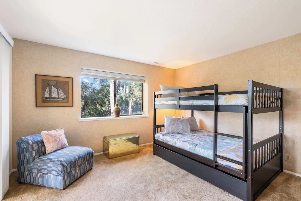Heavenly Carmel Stay for 10!