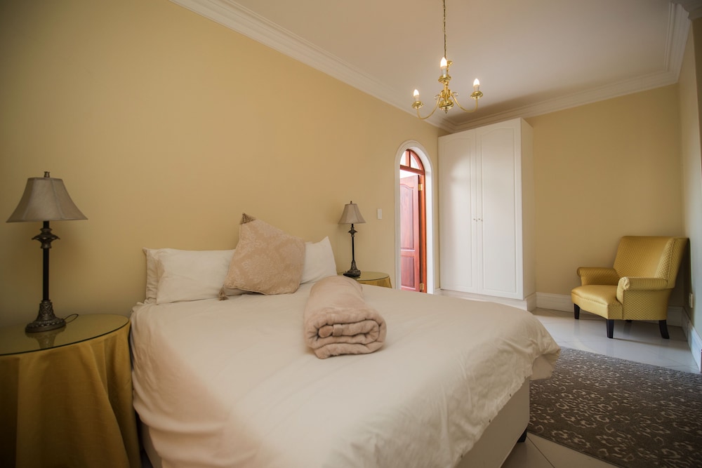 Cricklewood Manor