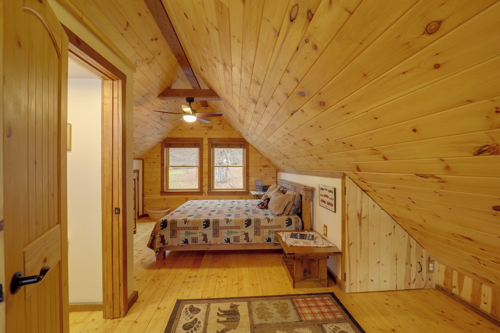 Hike, Ski & More: Blue Ridge Mountain Escape
