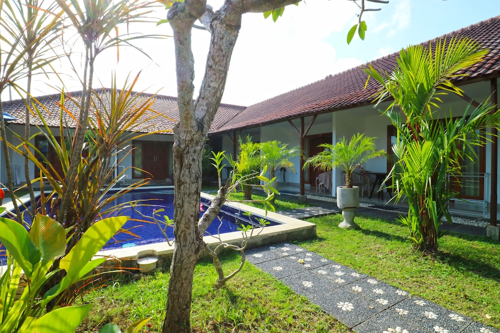 Pererenan Nengah Guesthouse view 2