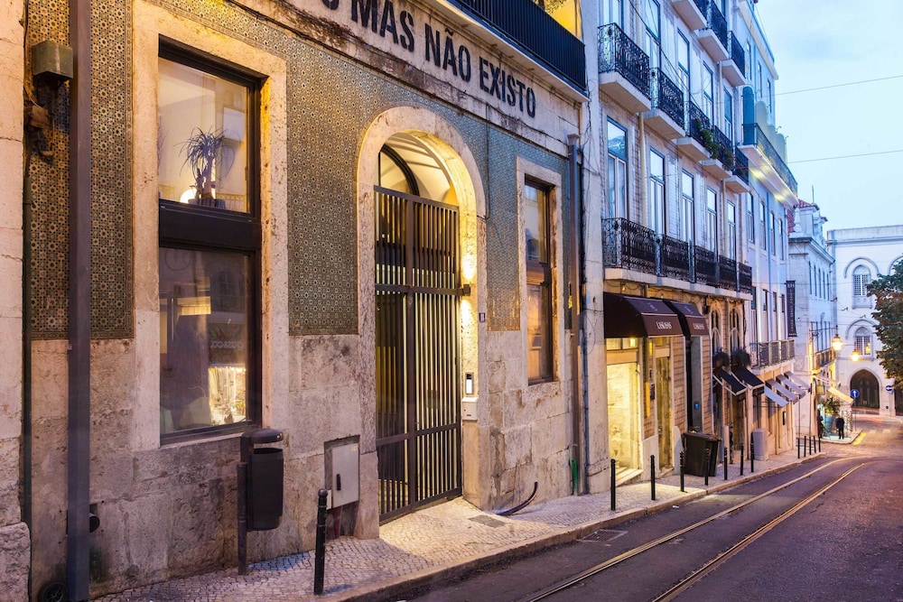 The Old Stables Chiado Apartments