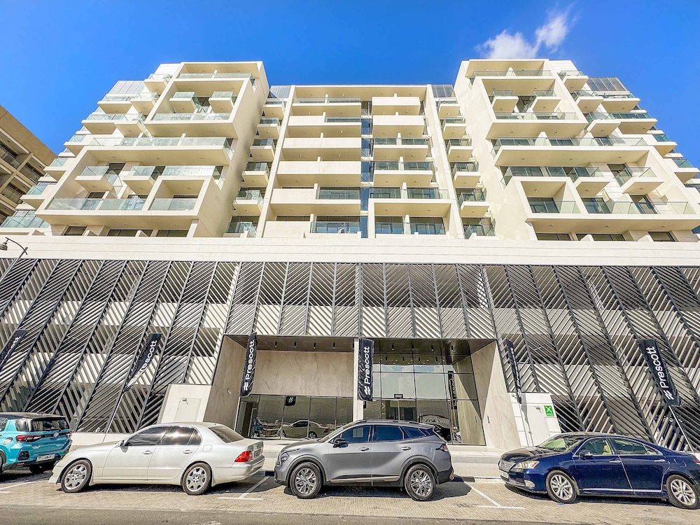 Charming new Studio With Pool and gym in Al Furjan
