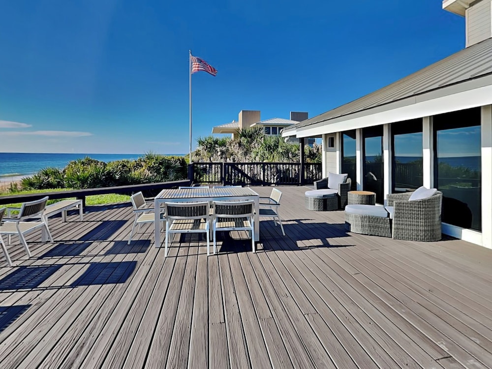 Ocean Commotion by Distinctive Beach Rentals