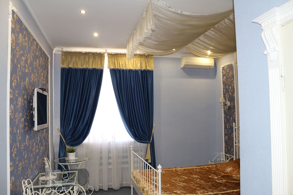 Gostiny Dvor Hotel - Hostel