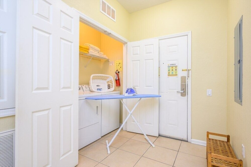 New Listing Beautiful Condo, Vista Cay - 3017