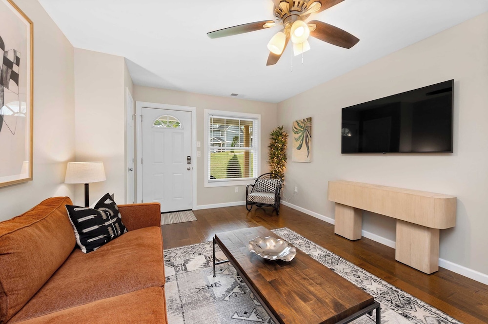 Dogwood & Sweetgum Buyout by Avantstay 2 Home Buyout! Sleeps 16!