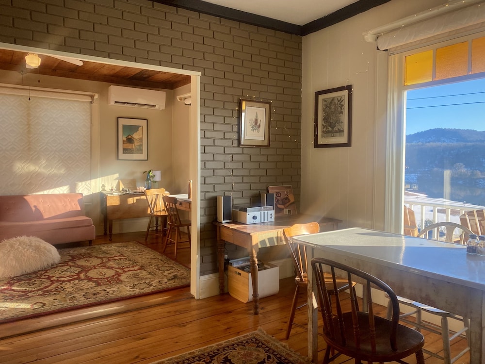 Harvest Barn Inn