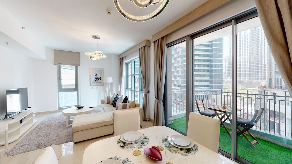Lux BnB 3BDR Burj Khalifa & Pool Views